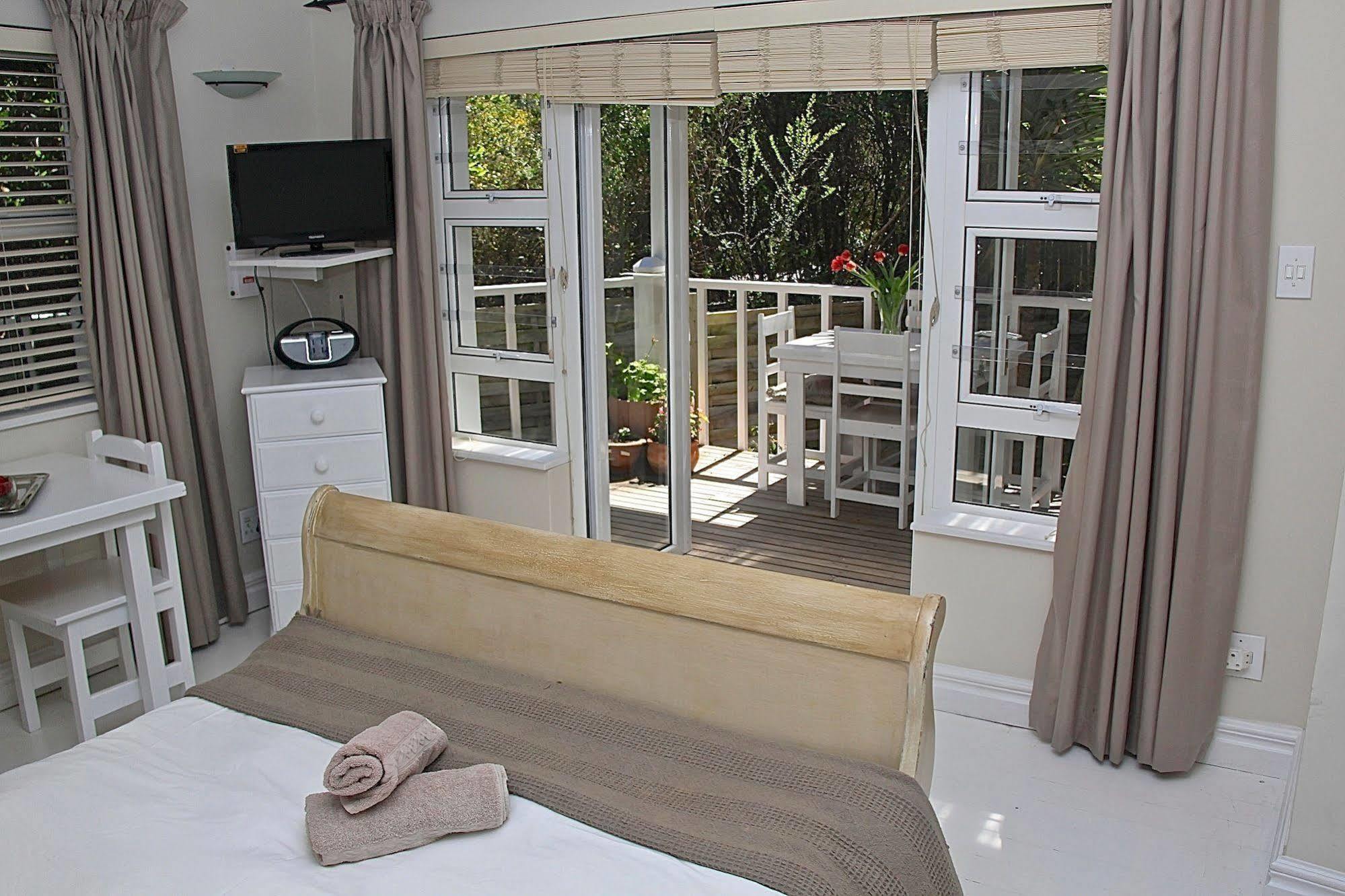 Sea Breeze Beach House Plettenberg Bay Exterior foto