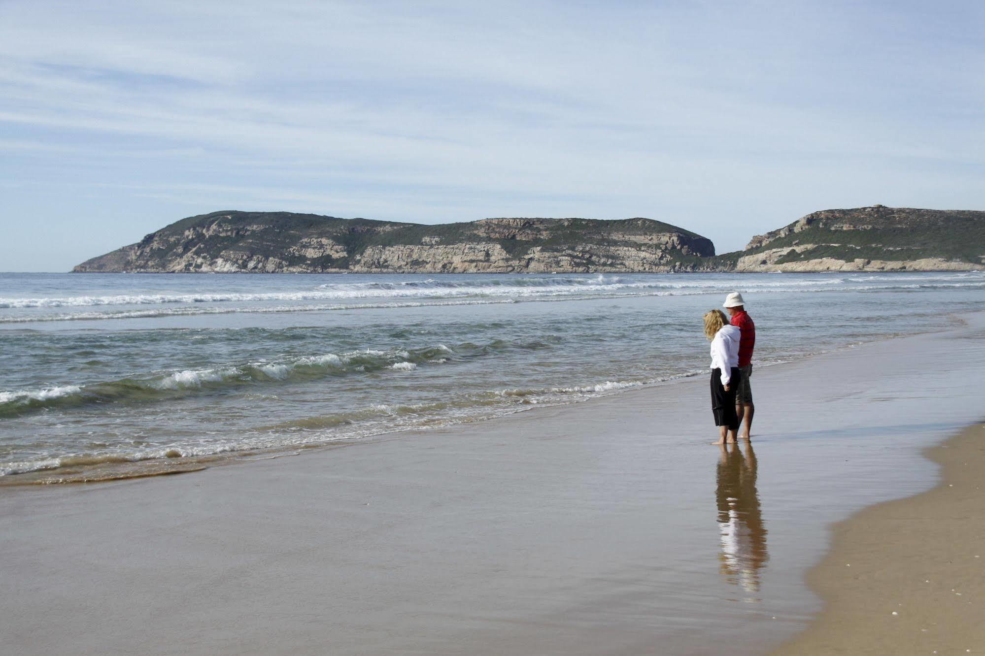 Sea Breeze Beach House Plettenberg Bay Exterior foto